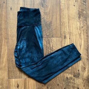 Born Primitive Leggings Size Medium